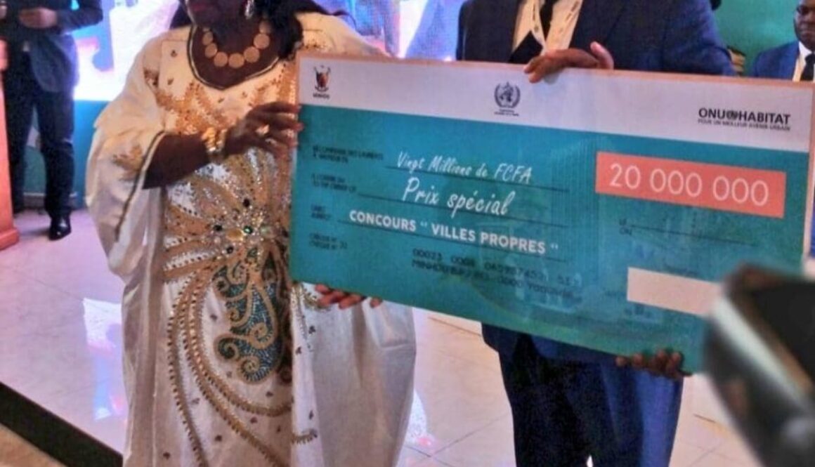 XAF 20 MILLION CLEAN CITY AWARDED TO BAMENDA CITY COUNCIL MAYOR ACHOBONG TAMBENG PAUL BY THE MINISTER OF HOUSING AND URBAN DEVELOPMENT, CÉLESTINE KETCHA COURTES